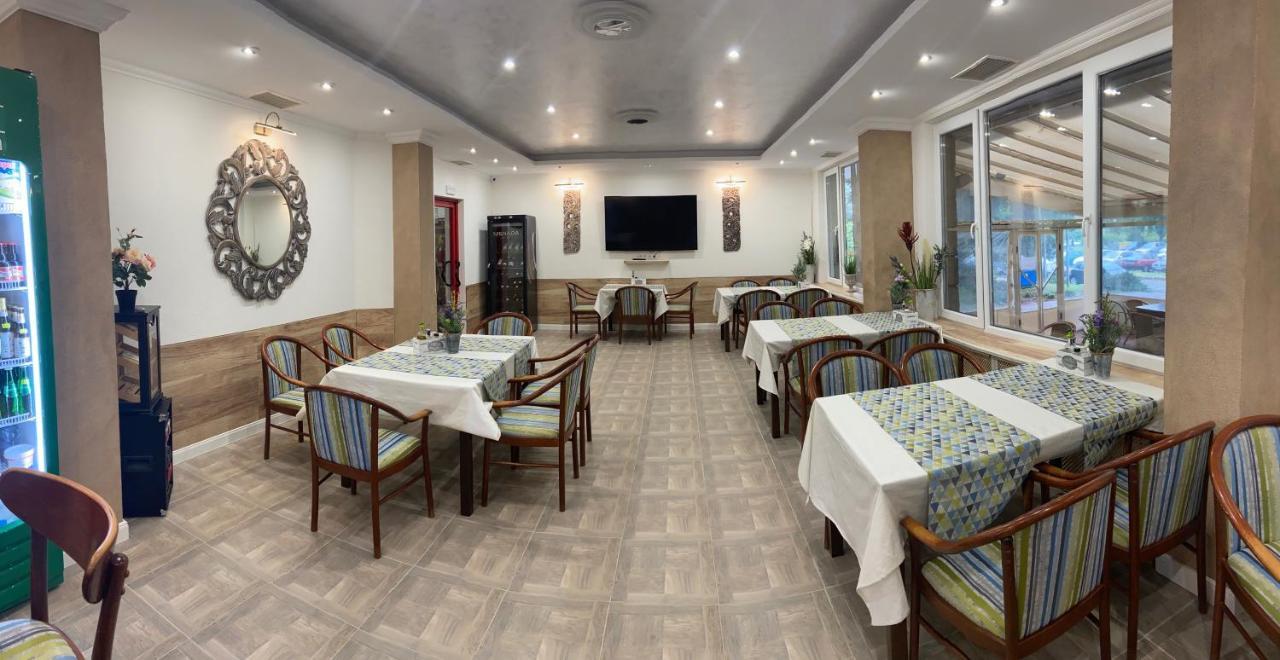 Apart Hotel Central Razgrad Eksteriør bilde