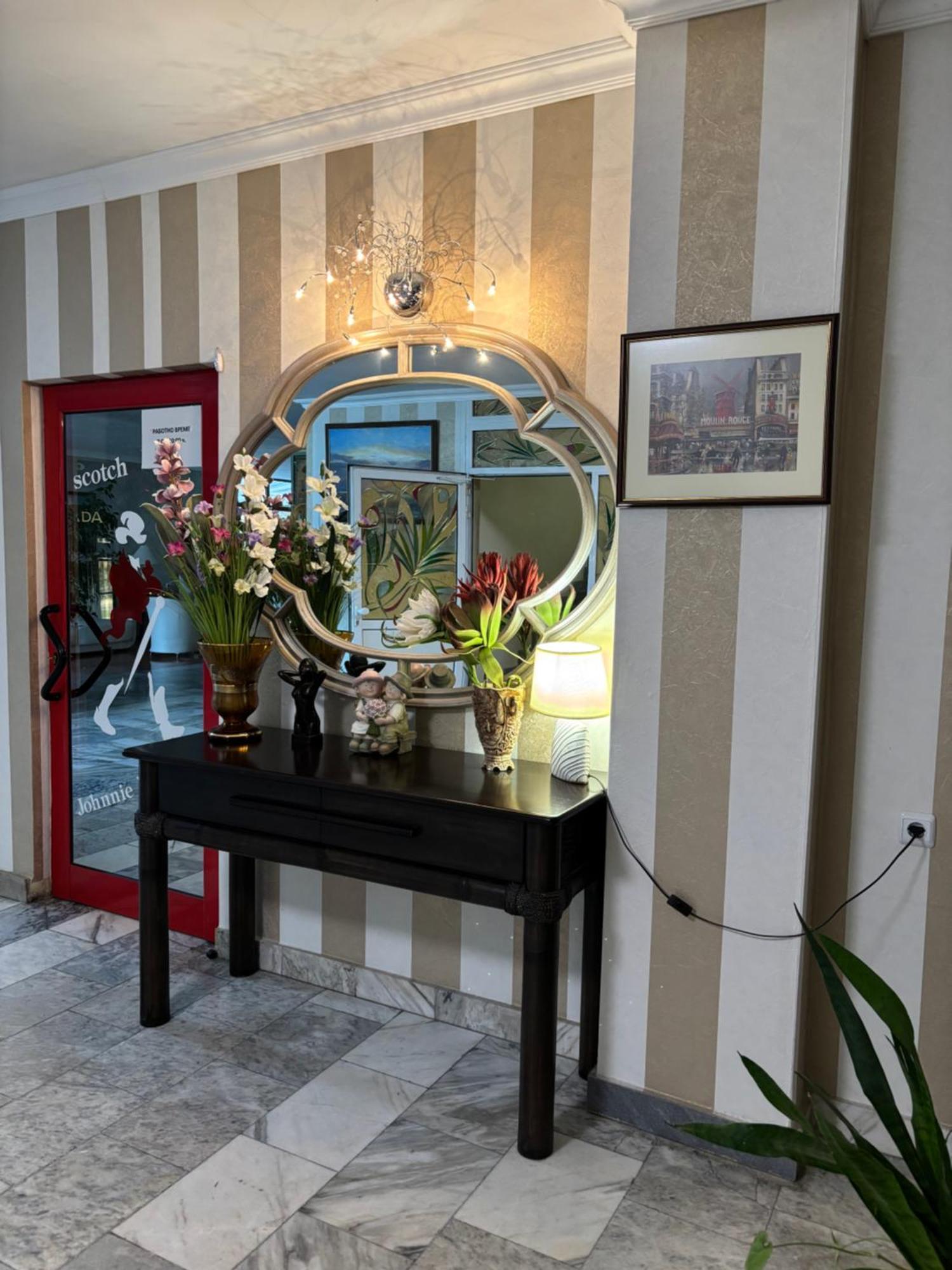 Apart Hotel Central Razgrad Eksteriør bilde