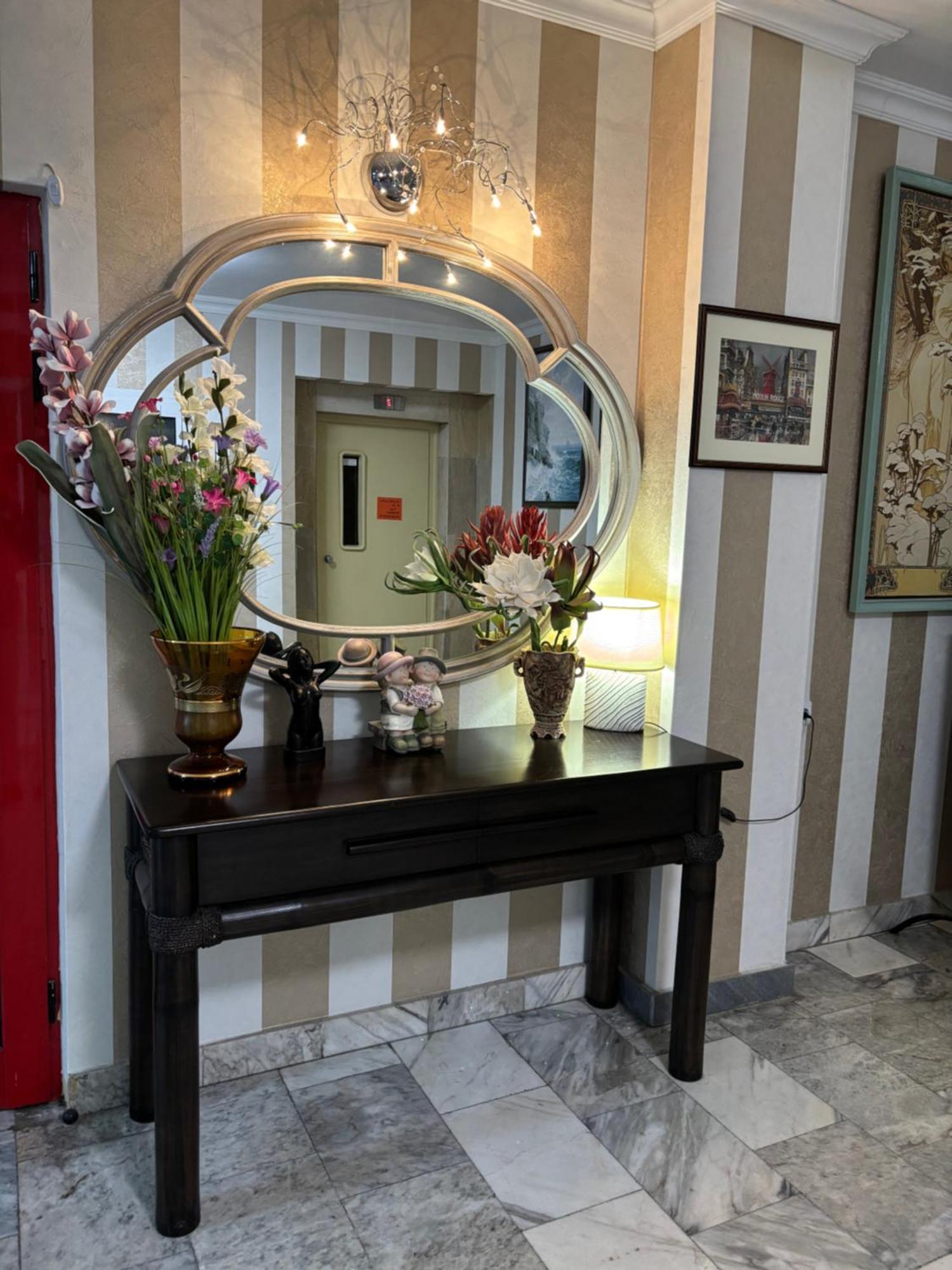 Apart Hotel Central Razgrad Eksteriør bilde